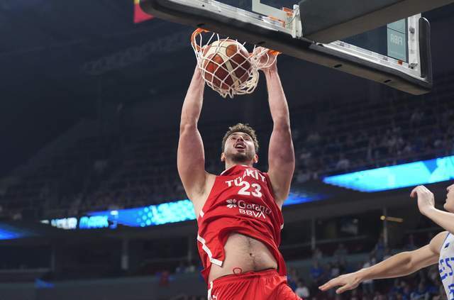 面对瑞典队, 罚球 面对瑞典队, 罚球