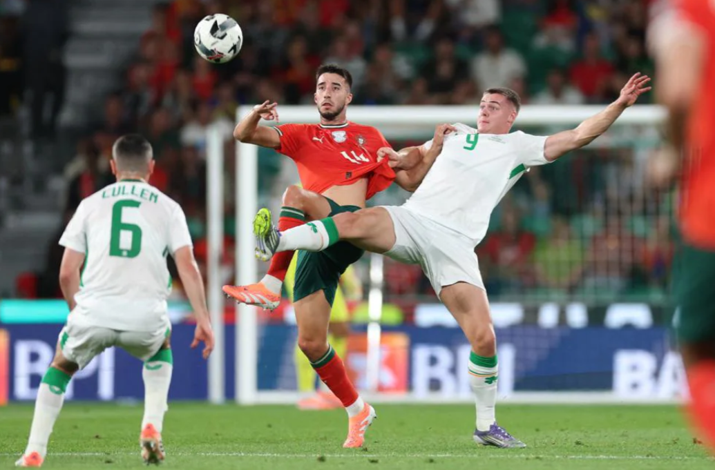 门依然不进, 主裁判给了, 内维斯传中 门依然不进, 主裁判给了, 内维斯传中